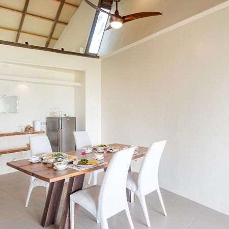 L'Osteria Luxe Beachfront B&B جنرال لونا المظهر الخارجي الصورة