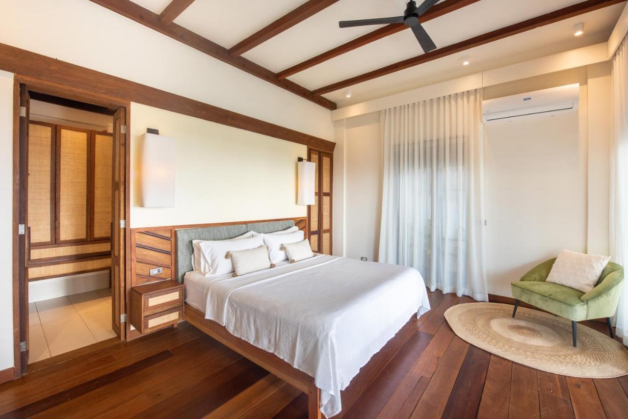 L'Osteria Luxe Beachfront B&B جنرال لونا المظهر الخارجي الصورة