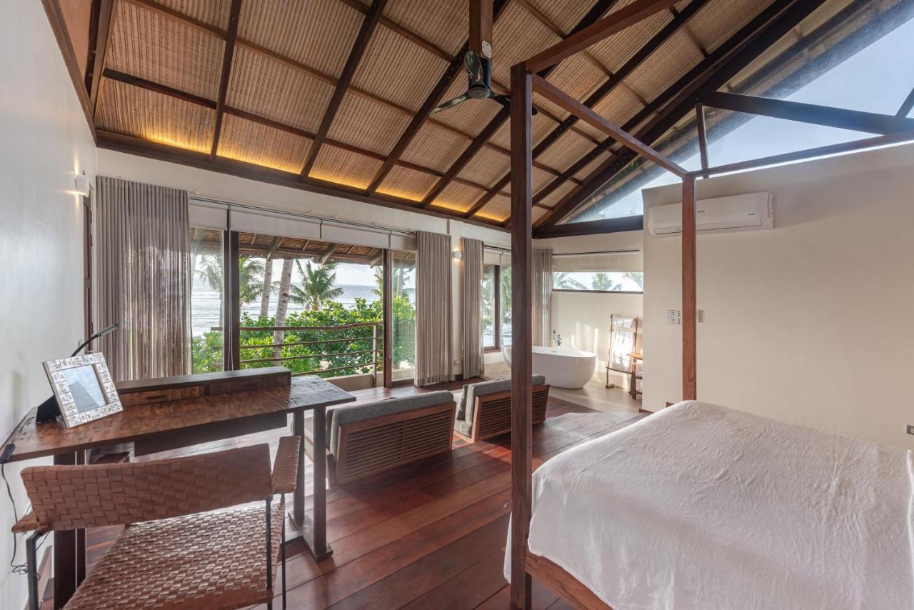 L'Osteria Luxe Beachfront B&B جنرال لونا المظهر الخارجي الصورة