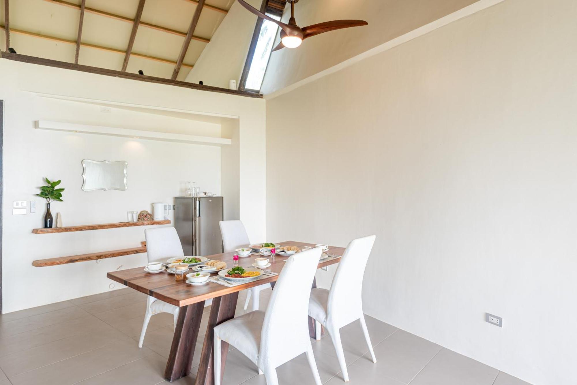 L'Osteria Luxe Beachfront B&B جنرال لونا المظهر الخارجي الصورة
