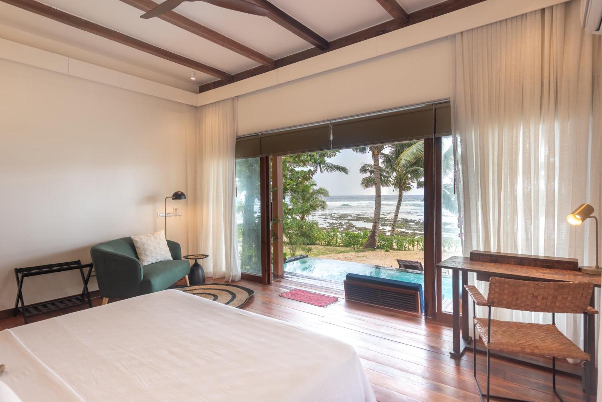 L'Osteria Luxe Beachfront B&B جنرال لونا المظهر الخارجي الصورة